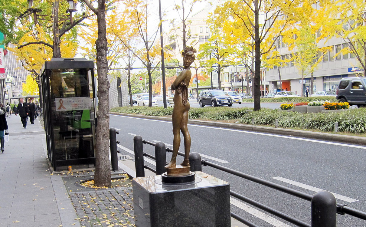 大阪市　御堂筋彫刻ストリート彫刻の保守点検と改修 写真1